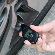 Mini Medidor de Pressão de Pneu Digital Utest: Calibragem Precisa em PSI e Libras - Portátil Chaveiro - imagem 4