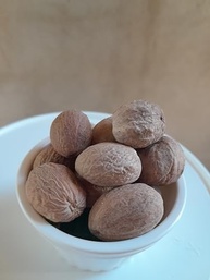 Noz Moscada Bola Natural do Norte de Minas Gerais 5 Unidades - imagem 3