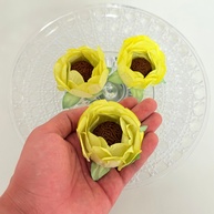 Forminhas Amarelo Claro: Elegância para Seus Doces - imagem 2
