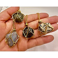 Colar Cesto de Pedra: Elegância Dourada - imagem 1