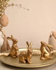 Conjunto de 3 Estatuetas de Coelhinho da Páscoa em Resina Dourada - Decoração Temática Elegante - imagem 5