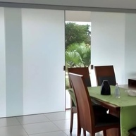 Adesivo Branco Semi Blackout Brilho 3m x 1m - Controle de Luz Solar para Janelas e Vidros - imagem 5