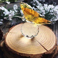 Borboleta Voadora de Cristal Amarela - Decoração Elegante e Colecionável em Cristal K9 - imagem 3
