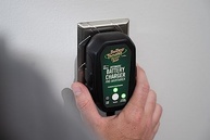 Battery Tender Junior 800: Carregador e Mantenedor Inteligente 12V para Baterias de Motos e Veículos - imagem 4
