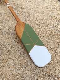 Kit Decoração Náutica Artesanal com Remos e Prancha em Verde Oliva e Branco - imagem 5