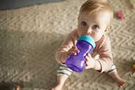 Copo My Grippy Spout Cup Philips AVENT Rosa/Púrpura 283g - Seguro, Ergonômico e Sem Vazamentos - imagem 3