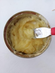 MANTEIGA TURVO SEM CORANTES E SEM CONSERVANTES,PRODUTO PREMIUM MANTEIGA DE PRIMEIRA QUALIDADE E PRODUZIDA COM CREME DE LEITE, SAL E FERMENTO LATICO, E RECONHECIDA PELA COR AMARELINHA MESMO SEM ADICAO DE CORANTES, LATA DE 500 GRAMAS - imagem 2
