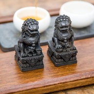 Mini Estátua de Leão da Sorte em Ferro Fundido - Decoração Feng Shui para Casa e Jardim - imagem 3