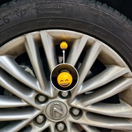 8 Tampas de Válvula Emoji Divertidas: Estilo e Proteção para Seu Carro! - imagem 5