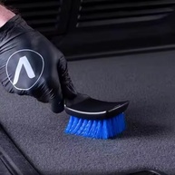 Escova Karbox 21cm: Limpeza Profunda para Pneus, Tapetes e Bancos Automotivos - imagem 4