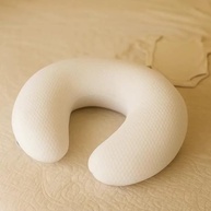 Almofada de Amamentação em U com Fibra Siliconada - Conforto e Suporte para Mães Modernas - imagem 3