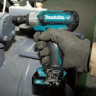Chave de Impacto a Bateria Makita TW141DZ 12V: Potência e Praticidade para Seus Projetos! - imagem 3