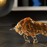 Estátua de Touro Feng Shui em Acrílico Dourado - Sorte Financeira e Decoração de Escritório 22cm - imagem 4