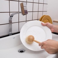 ecologica-escova-duravel-a-bambu-longo-e-cabo-versatil-oikos-com-de-redonda-de-limpeza-a