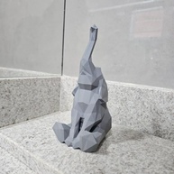 Elefante Sentado Decorativo em Impressão 3D 18cm - Enfeite Moderno e Sustentável para Mesa - imagem 2