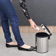 elegante-pedal-lixeira-aco-a-pratica-com-em-inox-banheiro-5l-e-para-cozinha-e-tramontina-a