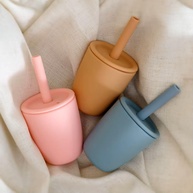 Copo de Treinamento em Silicone Rosa 100ml com Tampa e Canudo - Seguro, Reutilizável e Livre de BPA - imagem 5