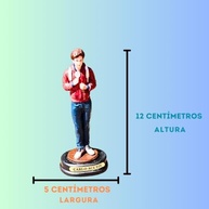 Imagem de São Carlo Acutis em Resina Nacional Pintada à Mão - 12cm | Decoração Religiosa Elegante - imagem 4