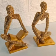 Conjunto de 2 Estátuas Decorativas Douradas - Silhuetas Artísticas em Leitura e Contemplação - imagem 3