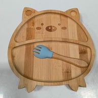 Prato Infantil com Garfo e Ventosa Home&Co Porquinho em Bambu Natural - Seguro e Divertido - imagem 4