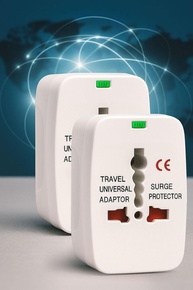 Kit 2 Adaptadores de Tomada Universal Bivolt: Sua Conexão Global em 150 Países! - imagem 1