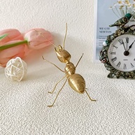 Estatueta de Formiga Dourada em Metal Sólido - Decoração Elegante para Casa e Escritório - imagem 5