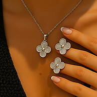 Conjunto Colar Brinco Trevo Ouro 18k: Elegância que Encanta - imagem 1