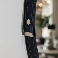 Espelho Redondo Adnet 60cm Azul Naval | Design Escandinavo com Suporte em Alumínio para Sala, Quarto e Banheiro - imagem 5