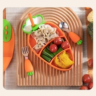 Conjunto de Alimentação Silicone para Bebê com Formato de Cenoura - Garfo, Colher e Escova de Limpeza - imagem 3