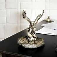 Estatueta de Águia em Resina 17cm - Decoração Poderosa para Escritório - imagem 5