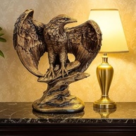escultura-de-dourada-luxuoso-mesa-com-para-aguia-acabamento-a-estatua-classica-decorativa-a
