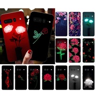 Capinha Google Pixel: Estilo e Proteção 'Rosa no Escuro' - imagem 4