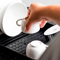 espaco-moderno-design-otimizado-compact-e-de-trium-a-escorredor-loucas-preto-a