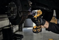 Chave de Impacto DEWALT XTREME 12V MAX* DCF903B: Potência e Precisão em Espaços Apertados - imagem 3