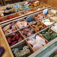 Kit 6 Pedras Ametista Bruta 1cm - Equilíbrio Espiritual e Bem-Estar Natural - imagem 5