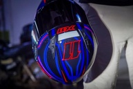 Capacete X11 Trust Pro 11: Segurança e Estilo Unissex (Azul/Vermelho) - imagem 5