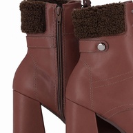 Bota Feminina Elisete: Conforto e Estilo! - imagem 2