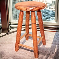 Banqueta de Madeira Maciça: Conforto e Estilo! - imagem 1