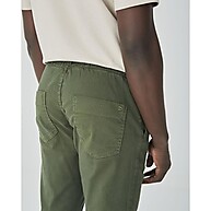 estilo-e-conforto-masculina-chino-calca