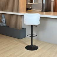Banqueta Alta Giratória com Encosto em Couro PU – Estilo e Conforto Moderno para Cozinhas e Bares (Branco) - imagem 3