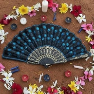 Leque de Mão Luxuoso em Tecido Premium - Estilo Clássico Moderno para Eventos e Decoração - imagem 2