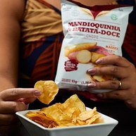 Chips de Batata Doce e Mandioquinha Alimento Vegano Fhom 45g - imagem 4