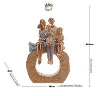 Figura Decorativa Família em Resina 18x8x27cm - Wolff | Decore com Estilo e Sofisticação - imagem 4