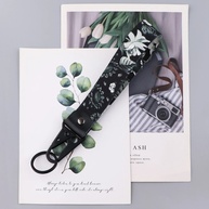 Chaveiro Floral: Elegância e Praticidade - imagem 3