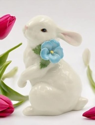 Estatueta de Coelhinho da Páscoa em Porcelana com Flores Azuis - Cosmos Gifts - imagem 4