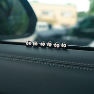 Decoração Luminosa de Fuligem para Carro: 24 Miniaturas Fofas para Painel e Espelho Retrovisor - imagem 4