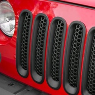 Transforme Seu Jeep Wrangler JK: Encaixes de Grade Frontal Premium (Preto Fosco) - imagem 3