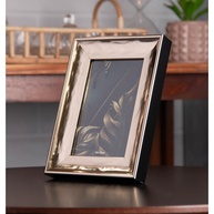 Porta-Retrato Dourado Wolff Nobreza: Elegância para Suas Fotos - imagem 2