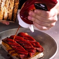Ketchup Sabor Defumado Junior Kerry Frasco 380g - imagem 3