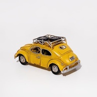 Miniatura de Fusca Amarelo em Metal 14x7x7cm – Decoração Retrô Vintage para Casa e Escritório - imagem 5